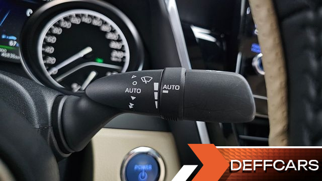 Toyota CAMRY 2.5 XLE Hybrid купить на сайте DeffCars