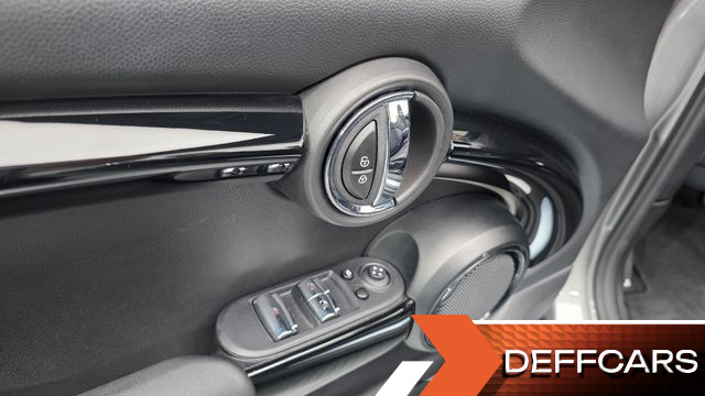 Mini COOPER CONVERTIBLE Classic Third Generation купить на сайте DeffCars