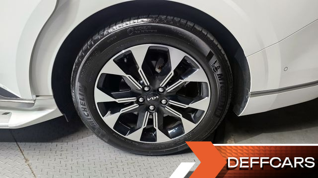 Kia CARNIVAL Gasoline 4-Seater Hi-Limousine Signature купить на сайте DeffCars