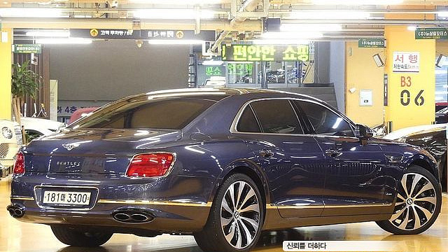 Bentley FLYING SPUR 4.0 Azure купить на сайте DeffCars