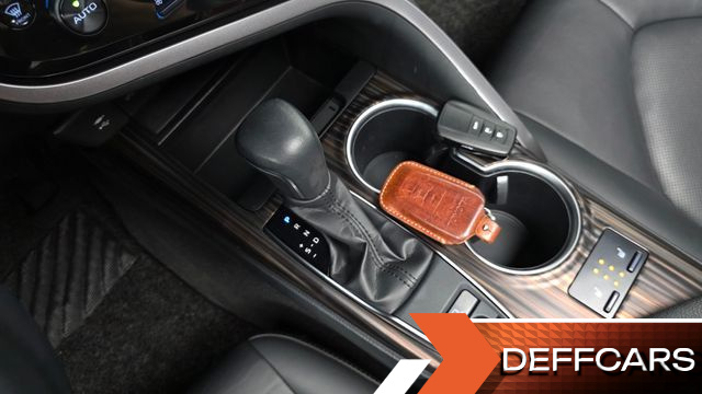 Toyota CAMRY 2.5 купить на сайте DeffCars