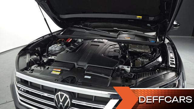 Volkswagen TOUAREG 3.0 TDI R-Line купить на сайте DeffCars