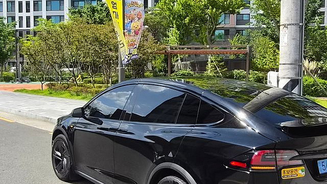 Tesla MODEL X Long Range купить на сайте DeffCars