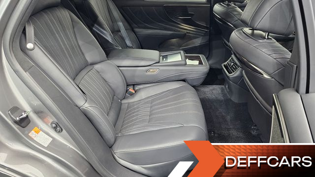 Lexus LS 3.5 Luxury AWD купить на сайте DeffCars
