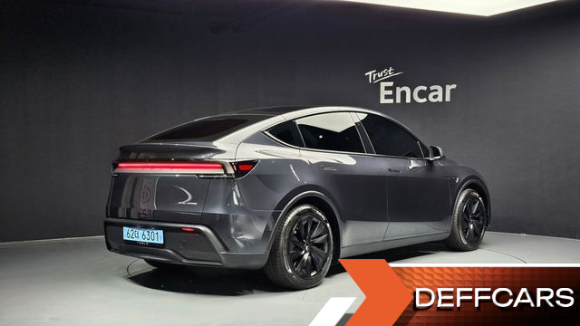 Tesla MODEL Y Long Range AWD купить на сайте DeffCars