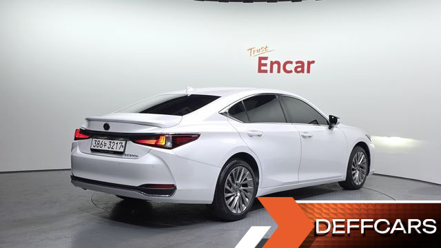 Lexus ES Luxury Plus купить на сайте DeffCars