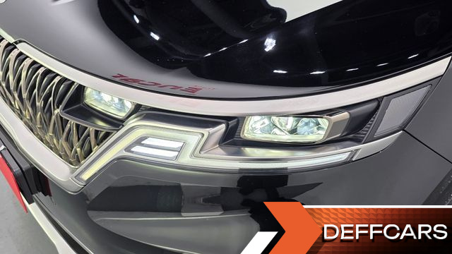 Kia CARNIVAL 9-Seater Signature купить на сайте DeffCars