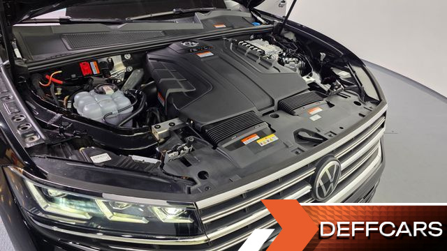 Volkswagen TOUAREG 3.0 TDI Prestige купить на сайте DeffCars