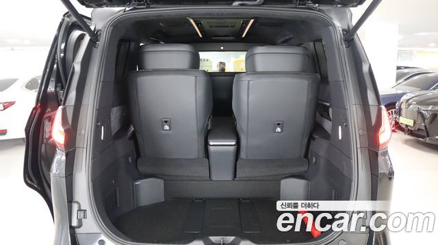 Lexus LM 500h Royal купить на сайте DeffCars