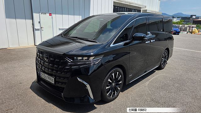 Toyota ALPHARD 2.5 HEV Executive AWD купить на сайте DeffCars