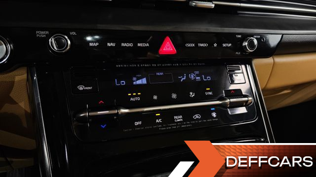 Kia CARNIVAL Diesel 9-Seater Signature купить на сайте DeffCars