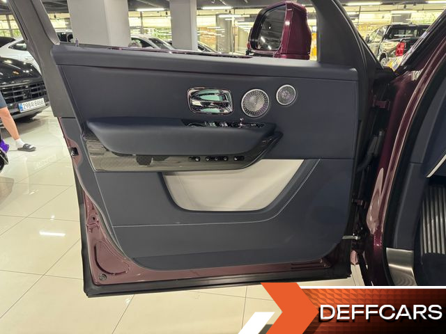 Rolls-Royce CULLINAN 6.7 V12 Black Badge купить на сайте DeffCars