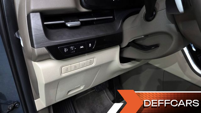 Kia CARNIVAL Gasoline 9-Seater Signature купить на сайте DeffCars