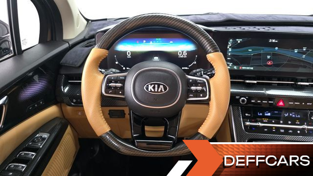 Kia CARNIVAL Gasoline 9-Seater Signature купить на сайте DeffCars