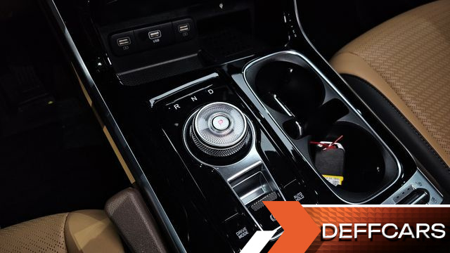 Kia CARNIVAL Gasoline 7-Seater Signature купить на сайте DeffCars