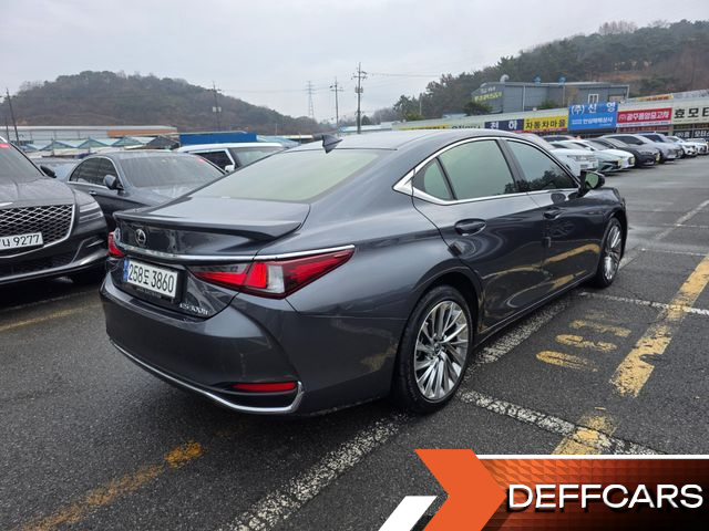 Lexus ES F-Sport Design Package купить на сайте DeffCars