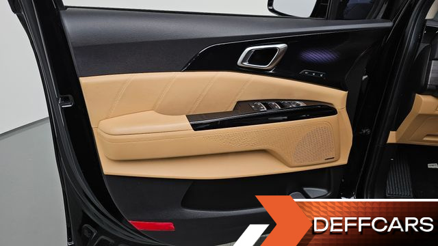 Kia CARNIVAL Gasoline 9-Seater Signature купить на сайте DeffCars