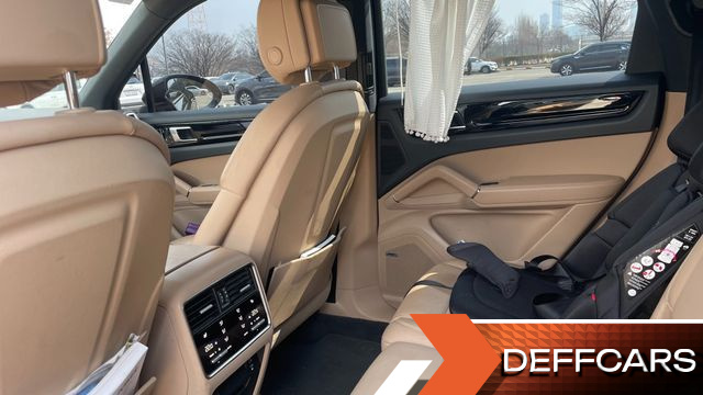 Porsche CAYENNE 3.0 E-Hybrid купить на сайте DeffCars