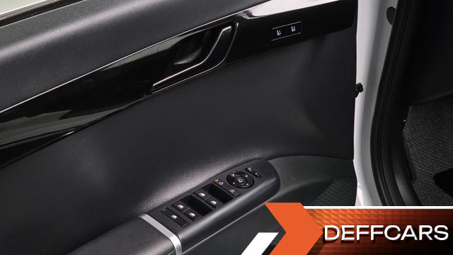 Hyundai GRANDEUR 3.5 LPG 2WD (Taxi) Deluxe купить на сайте DeffCars