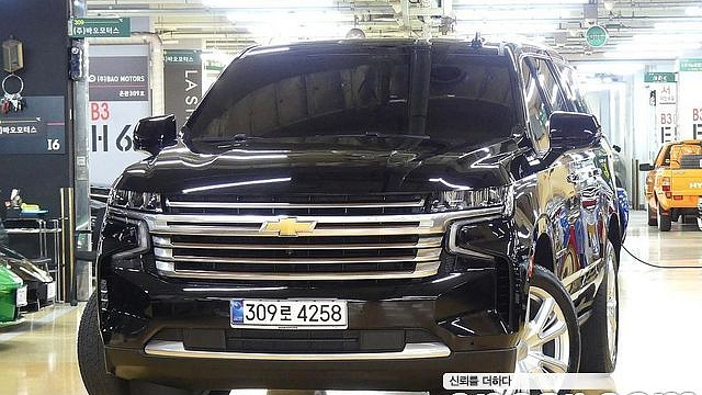 Chevrolet SURBURBAN 6.2 купить на сайте DeffCars