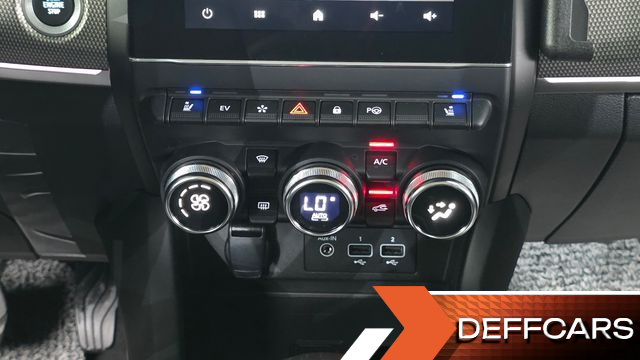 Renault-KoreaSamsung XM3 1.6 E-TECH Inspire e-shifter купить на сайте DeffCars