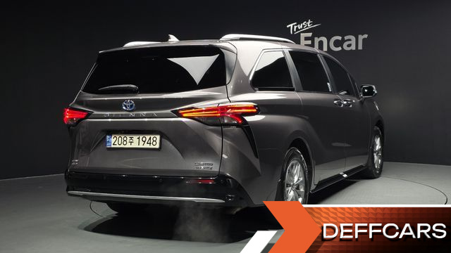 Toyota SIENNA 2.5 Hybrid AWD купить на сайте DeffCars
