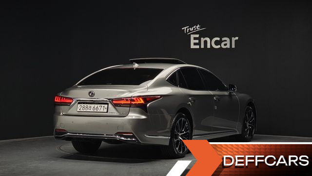 Lexus LS 3.5 Luxury AWD купить на сайте DeffCars