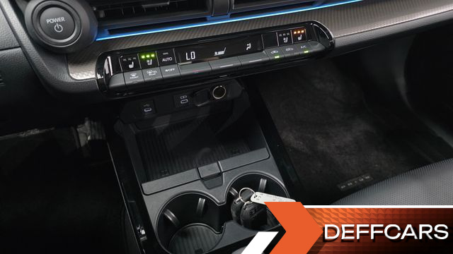 Toyota PRIUS 2.0 XLE AWD купить на сайте DeffCars