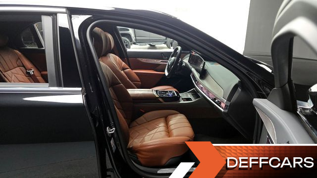 BMW 7-SERIES 740i sDrive Design Pure Excellence купить на сайте DeffCars