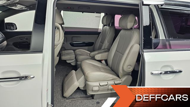 Kia CARNIVAL 7-Seater Limousine President купить на сайте DeffCars