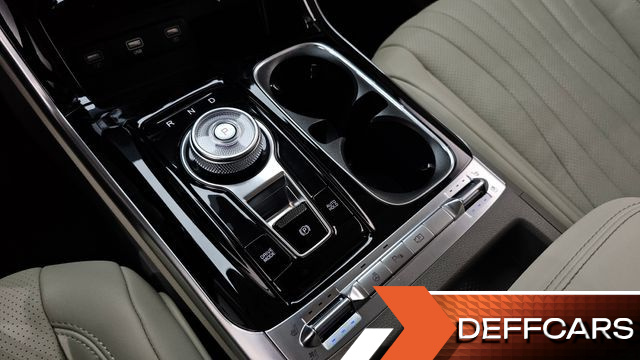 Kia CARNIVAL Gasoline 9-Seater Signature купить на сайте DeffCars