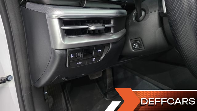 Hyundai GRANDEUR 3.5 LPG 2WD (Taxi) Deluxe купить на сайте DeffCars
