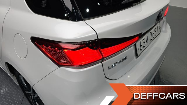 Lexus CT200H 1.8 Supreme ZWA10 купить на сайте DeffCars