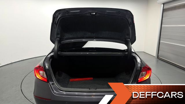 Honda ACCORD 2.0 Hybrid Touring купить на сайте DeffCars