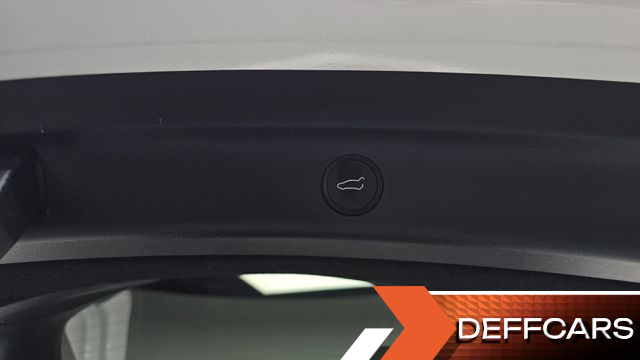 Tesla MODEL Y Long Range AWD купить на сайте DeffCars