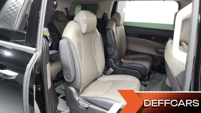 Kia CARNIVAL 9-Seater Signature купить на сайте DeffCars