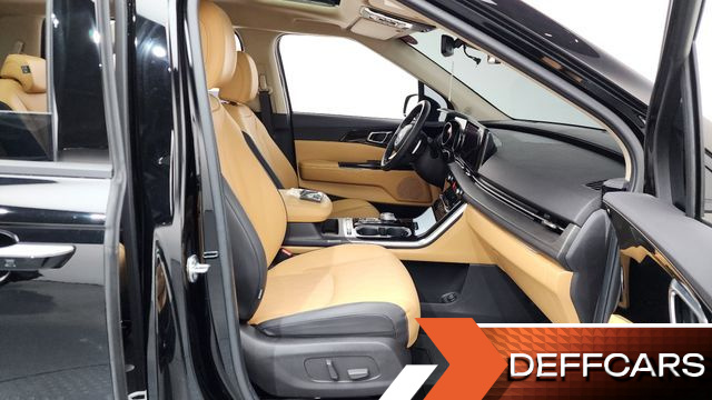 Kia CARNIVAL 9-Seater Noblesse купить на сайте DeffCars