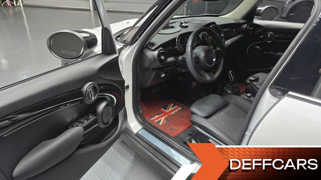 Mini COOPER 5Door Classic Third Generation купить на сайте DeffCars