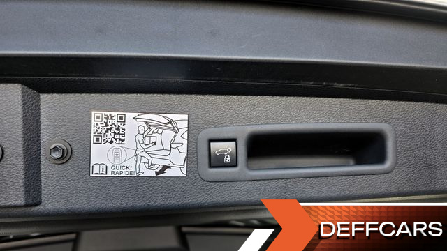 Toyota SIENNA 2.5 Hybrid 2WD купить на сайте DeffCars