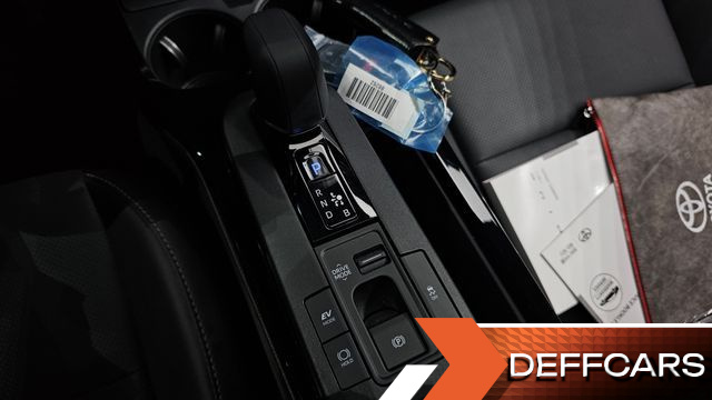 Toyota PRIUS 2.0 XLE AWD купить на сайте DeffCars
