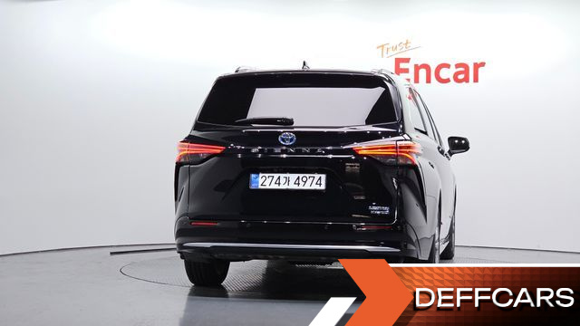 Toyota SIENNA 2.5 Hybrid 2WD купить на сайте DeffCars