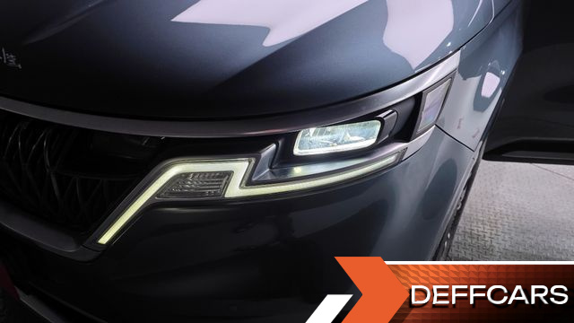 Kia CARNIVAL Gasoline 9-Seater Signature купить на сайте DeffCars