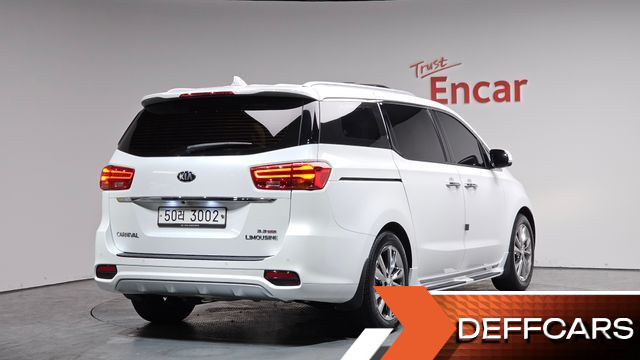 Kia CARNIVAL Gasoline 7-Seater Limousine President купить на сайте DeffCars