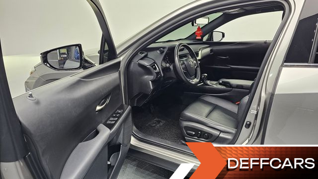 Lexus UX 2.0 2WD купить на сайте DeffCars
