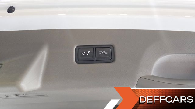Kia CARNIVAL Gasoline 7-Seater Signature купить на сайте DeffCars