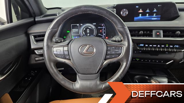 Lexus UX 2.0 2WD купить на сайте DeffCars
