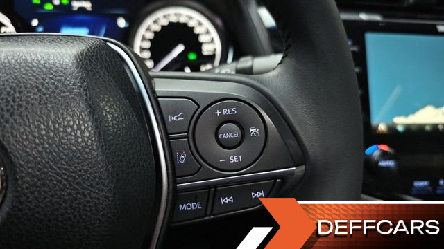 Toyota CAMRY 2.5 XLE Hybrid купить на сайте DeffCars