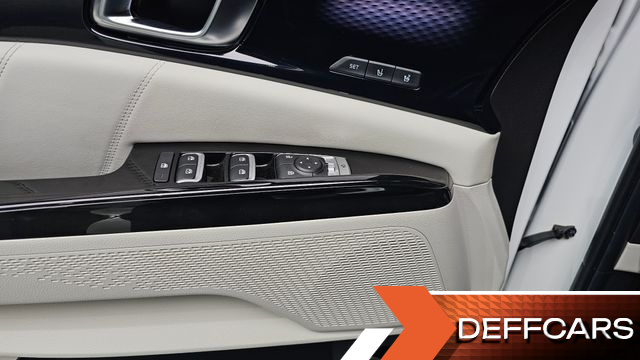 Kia CARNIVAL Gasoline 7-Seater Signature купить на сайте DeffCars