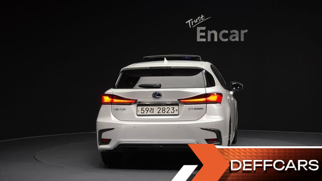 Lexus CT200H 1.8 Supreme ZWA10 купить на сайте DeffCars