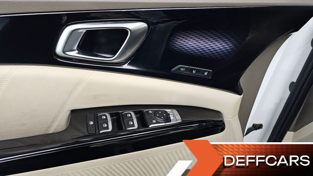 Kia CARNIVAL 9-Seater Signature купить на сайте DeffCars
